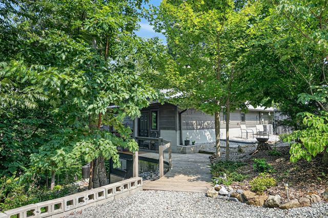 361 Bear Knob Ln, Crawford, TN 38554