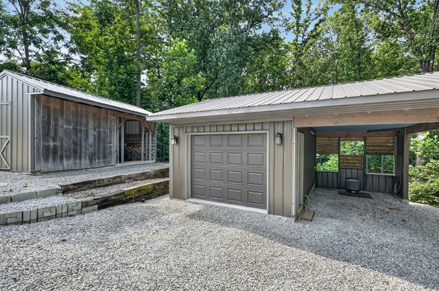 361 Bear Knob Ln, Crawford, TN 38554