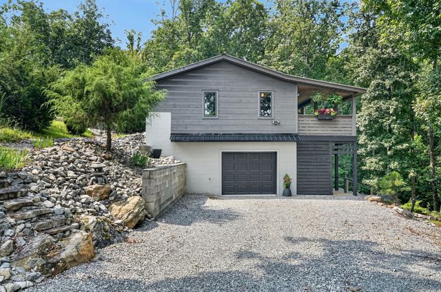 361 Bear Knob Ln, Crawford, TN 38554