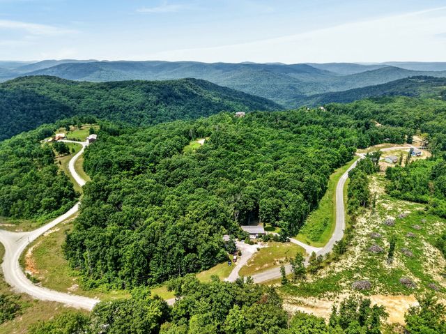 361 Bear Knob Ln, Crawford, TN 38554