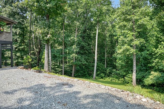 361 Bear Knob Ln, Crawford, TN 38554