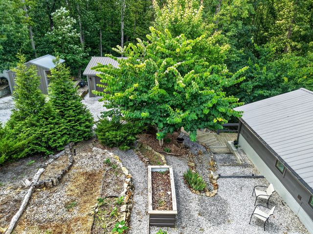 361 Bear Knob Ln, Crawford, TN 38554