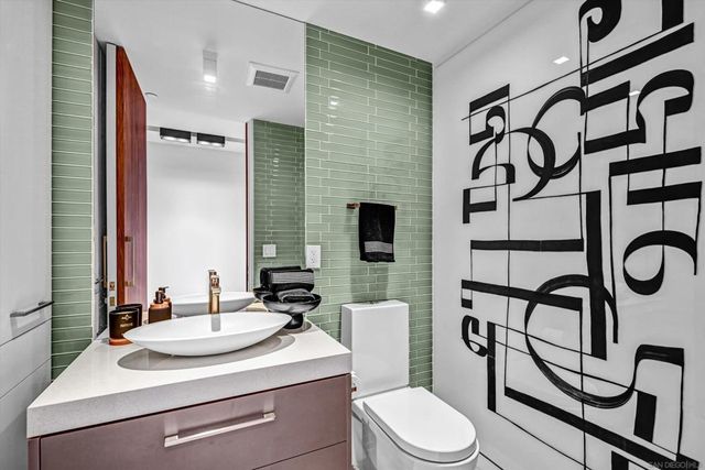 3415 6th Ave. 14, San Diego, CA 92103
