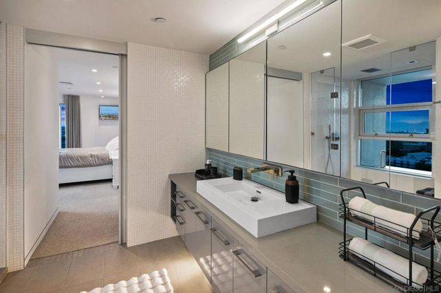 3415 6th Ave. 14, San Diego, CA 92103