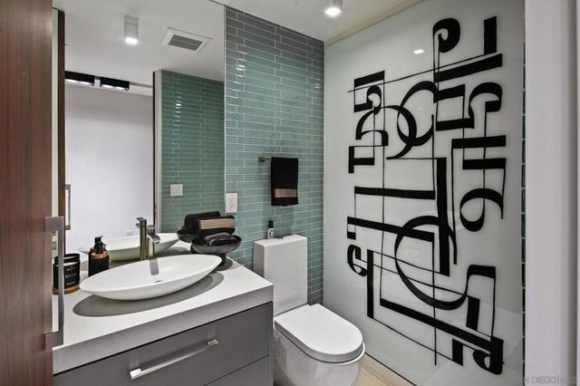 3415 6th Ave. 14, San Diego, CA 92103