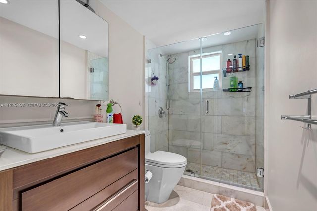 7430 Miami Lakes Dr E301, Miami Lakes, FL 33014