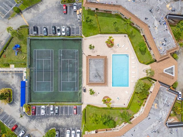 7430 Miami Lakes Dr E301, Miami Lakes, FL 33014