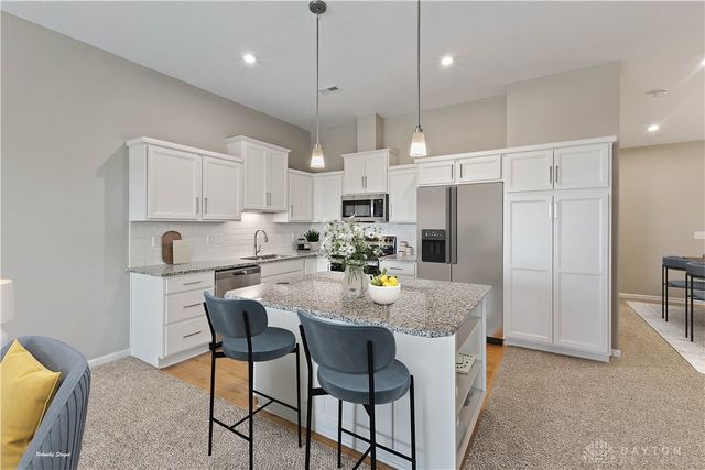 417 Bethpage Way 7-302, Lebanon, OH 45036