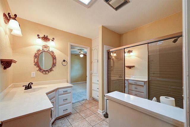 742 Kiowa Drive W, Gainesville, TX 76240