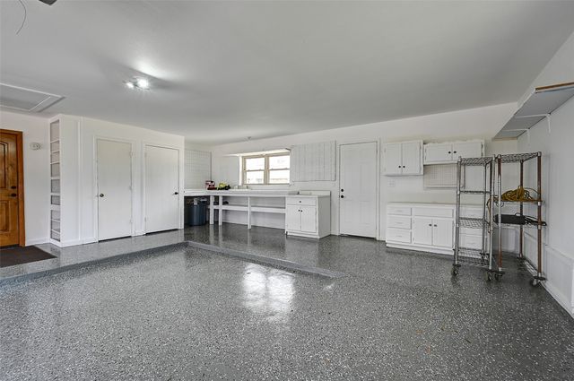 742 Kiowa Drive W, Gainesville, TX 76240