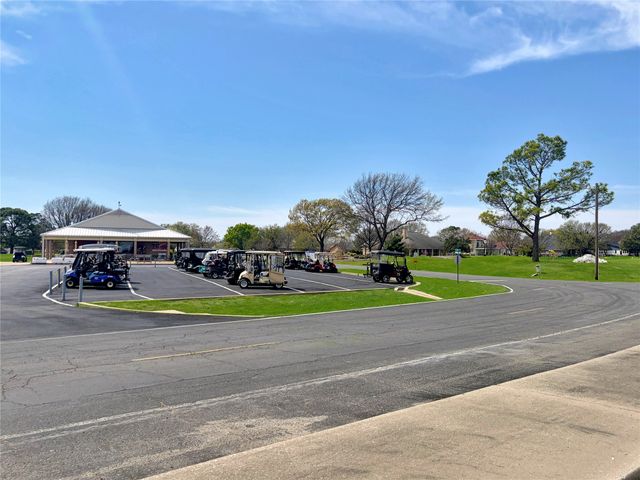 742 Kiowa Drive W, Gainesville, TX 76240