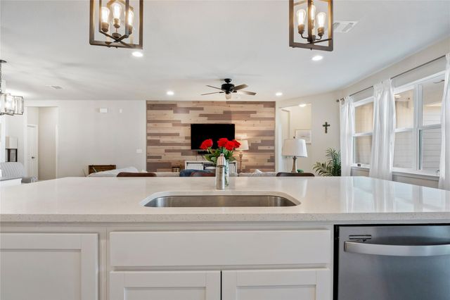 103 Wagon Spoke CV, Liberty Hill, TX 78642