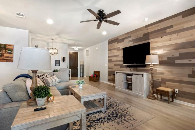 103 Wagon Spoke CV, Liberty Hill, TX 78642