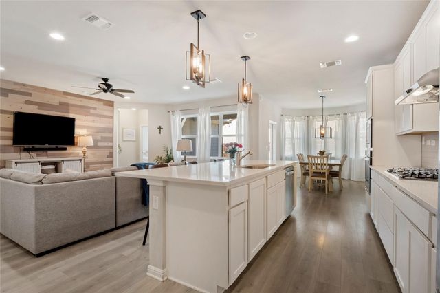 103 Wagon Spoke CV, Liberty Hill, TX 78642