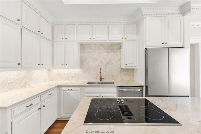 2013 Pebblestone Court, College Station, TX 77845