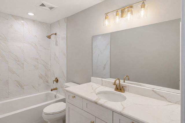 9039 111 Street, Palos Hills, IL 60465