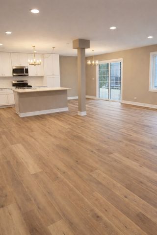 9039 111 Street, Palos Hills, IL 60465