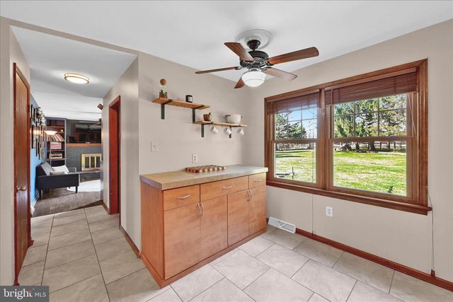 608 WALNUT DR, Parkesburg, PA 19365