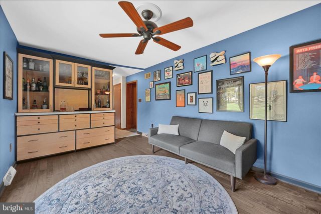 608 WALNUT DR, Parkesburg, PA 19365