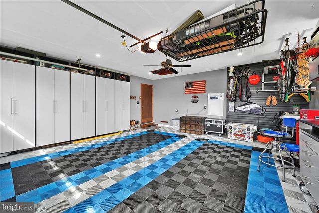 608 WALNUT DR, Parkesburg, PA 19365