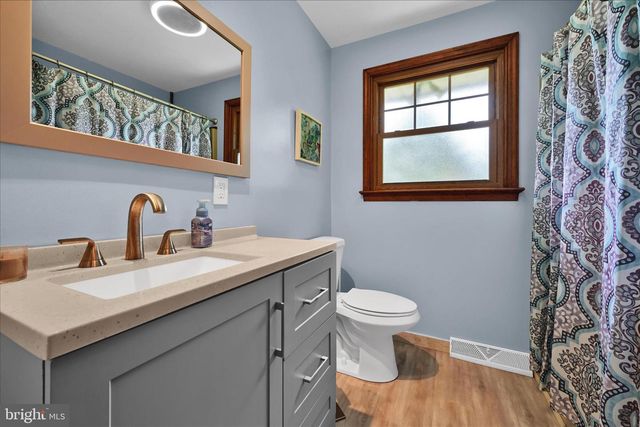 608 WALNUT DR, Parkesburg, PA 19365