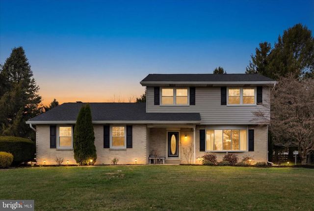 608 WALNUT DR, Parkesburg, PA 19365