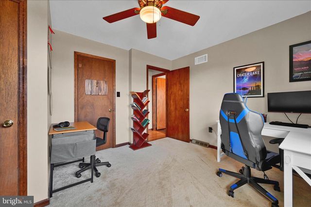 608 WALNUT DR, Parkesburg, PA 19365