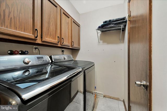 608 WALNUT DR, Parkesburg, PA 19365