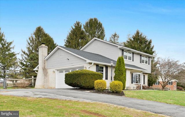 608 WALNUT DR, Parkesburg, PA 19365