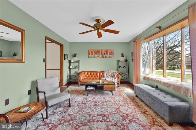 608 WALNUT DR, Parkesburg, PA 19365