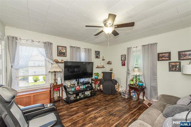 81 6th Avenue, Clifton, NJ 07011