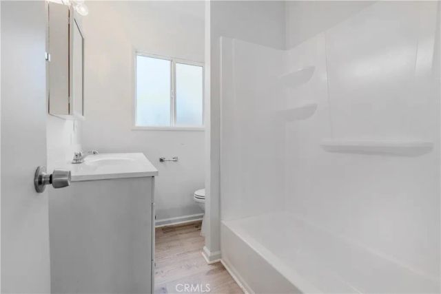 2916 Halldale, Los Angeles, CA 90018