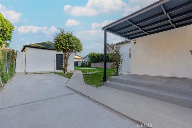 2916 Halldale, Los Angeles, CA 90018
