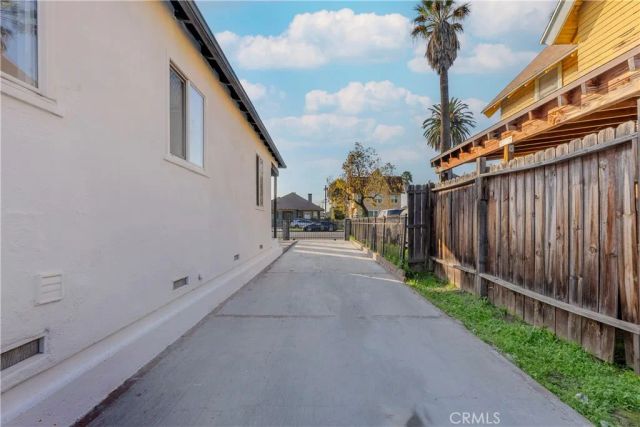 2916 Halldale, Los Angeles, CA 90018