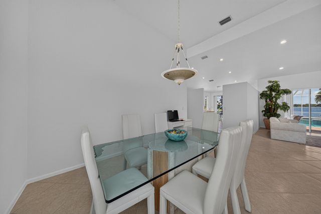 1501 NW 180th Way, Pembroke Pines, FL 33029
