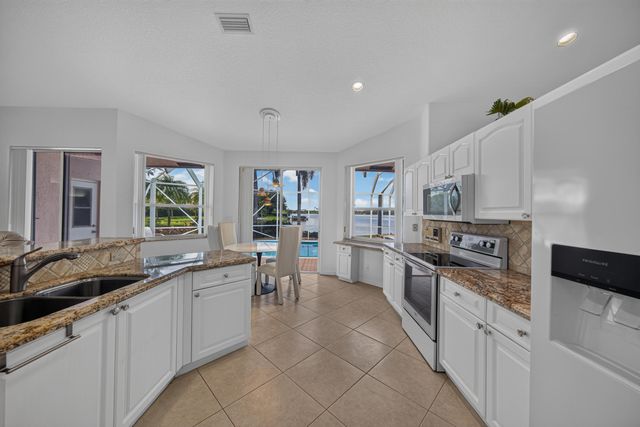 1501 NW 180th Way, Pembroke Pines, FL 33029