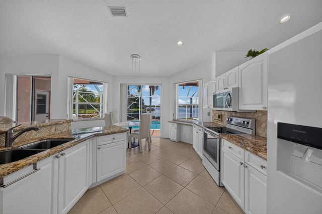 1501 NW 180th Way, Pembroke Pines, FL 33029