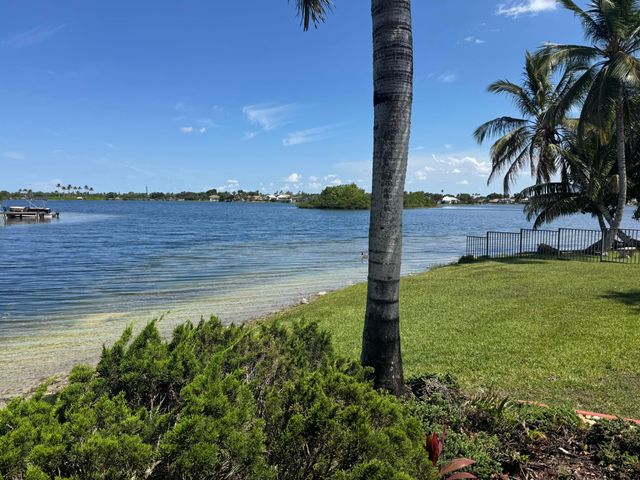 1501 NW 180th Way, Pembroke Pines, FL 33029