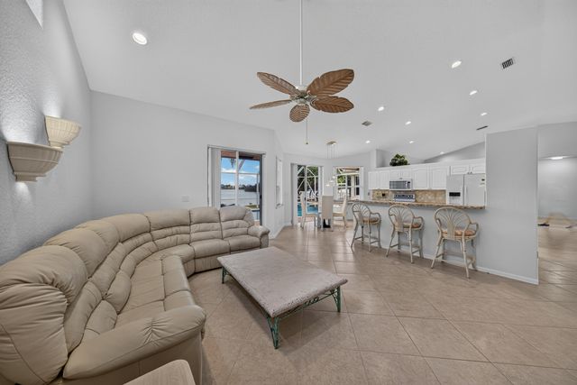 1501 NW 180th Way, Pembroke Pines, FL 33029