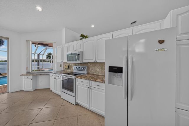 1501 NW 180th Way, Pembroke Pines, FL 33029