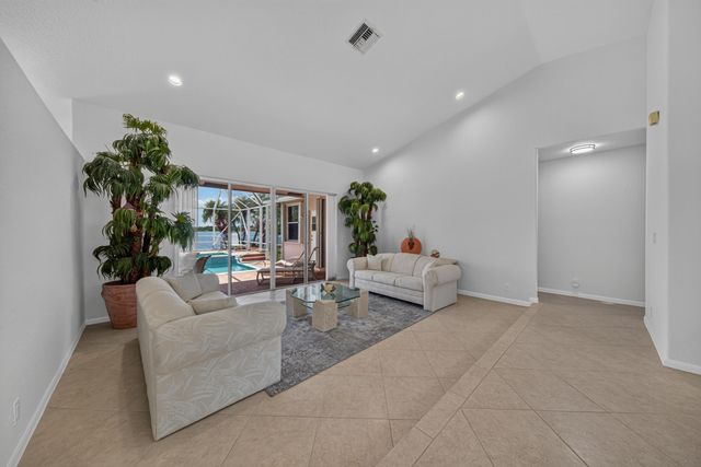 1501 NW 180th Way, Pembroke Pines, FL 33029