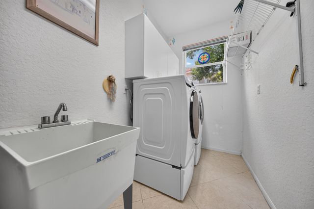 1501 NW 180th Way, Pembroke Pines, FL 33029