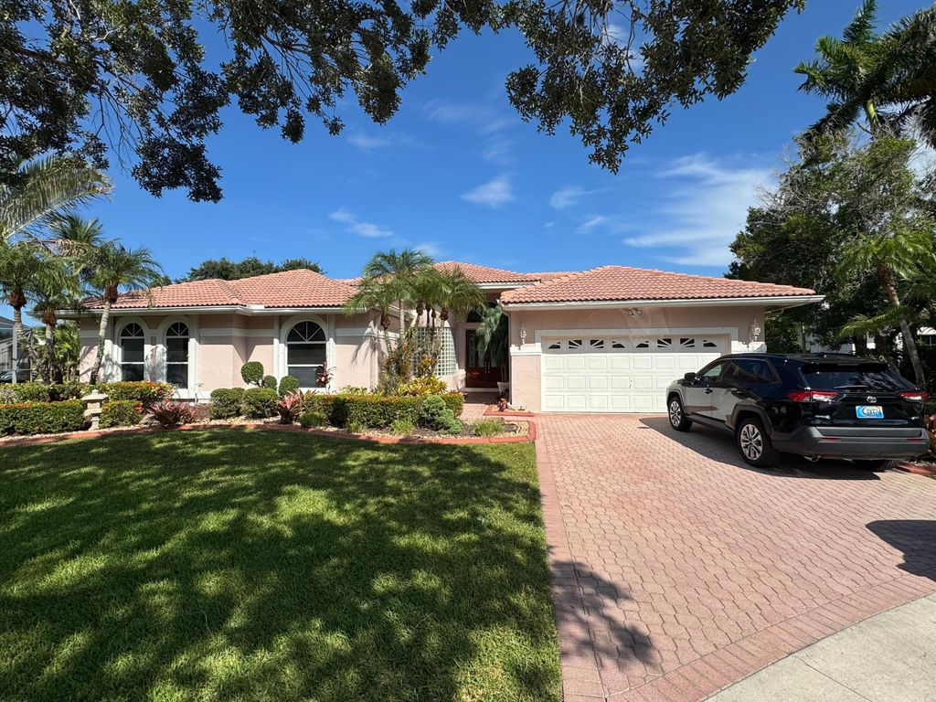 1501 NW 180th Way, Pembroke Pines, FL 33029