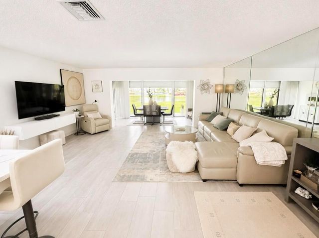 8210 Casa Del Lago C, Boca Raton, FL 33433