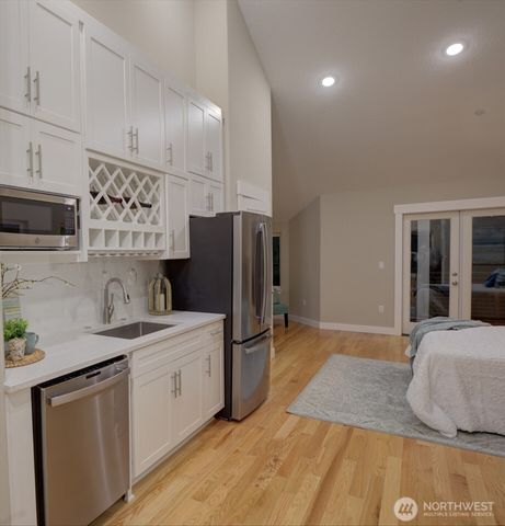 770 Columbia Street, Cathlamet, WA 98612