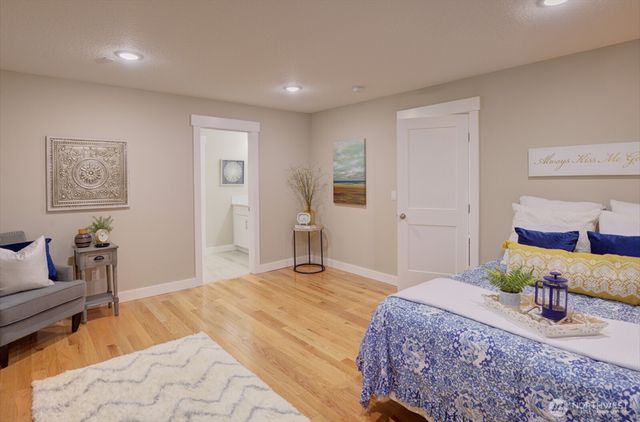 770 Columbia Street, Cathlamet, WA 98612