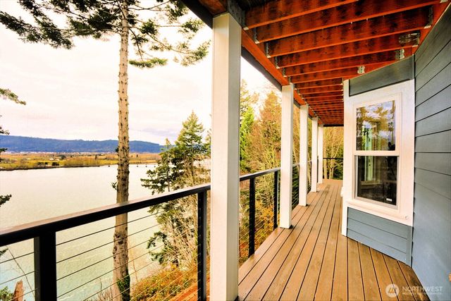 770 Columbia Street, Cathlamet, WA 98612