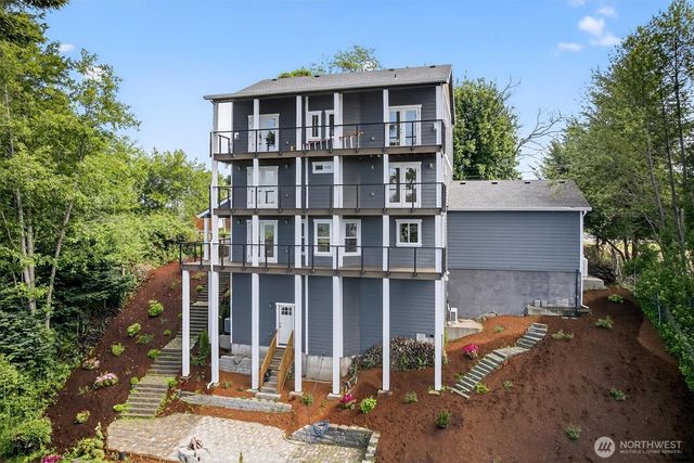 770 Columbia Street, Cathlamet, WA 98612