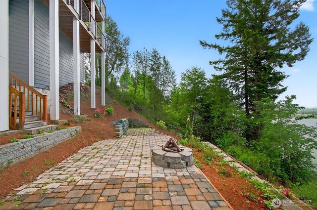 770 Columbia Street, Cathlamet, WA 98612