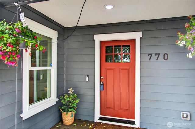 770 Columbia Street, Cathlamet, WA 98612